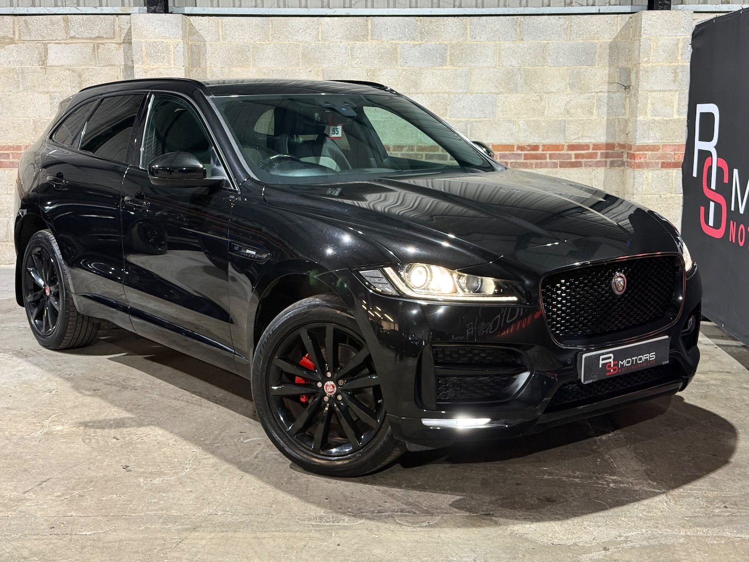 Used Jaguar F-Pace 2016 for sale - 77878683: Photo 1