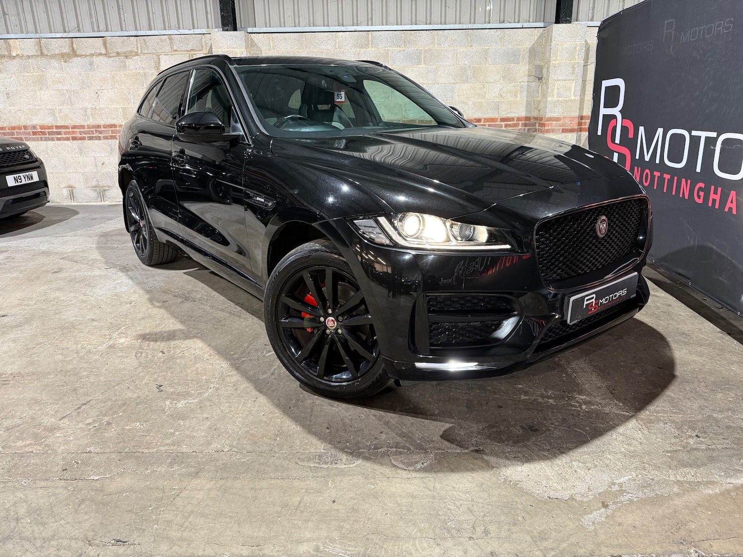 Used Jaguar F-Pace 2016 for sale - 77878683: Photo 2