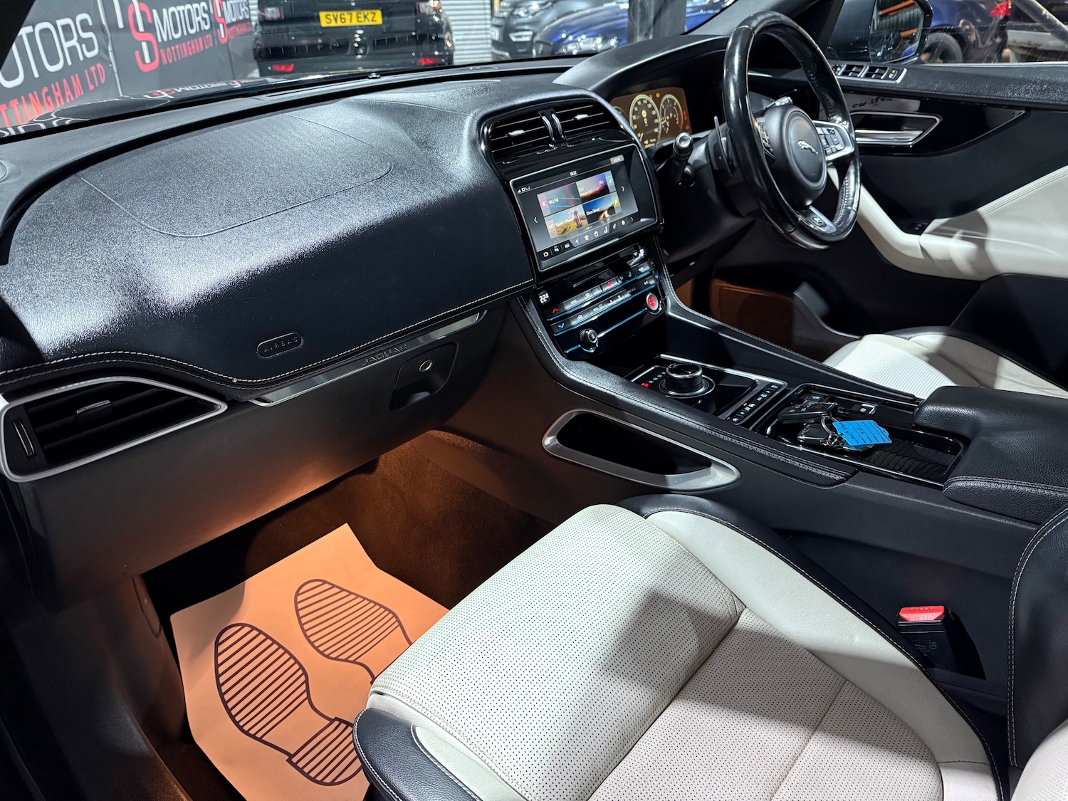 Used Jaguar F-Pace 2016 for sale - 77878683: Photo 22