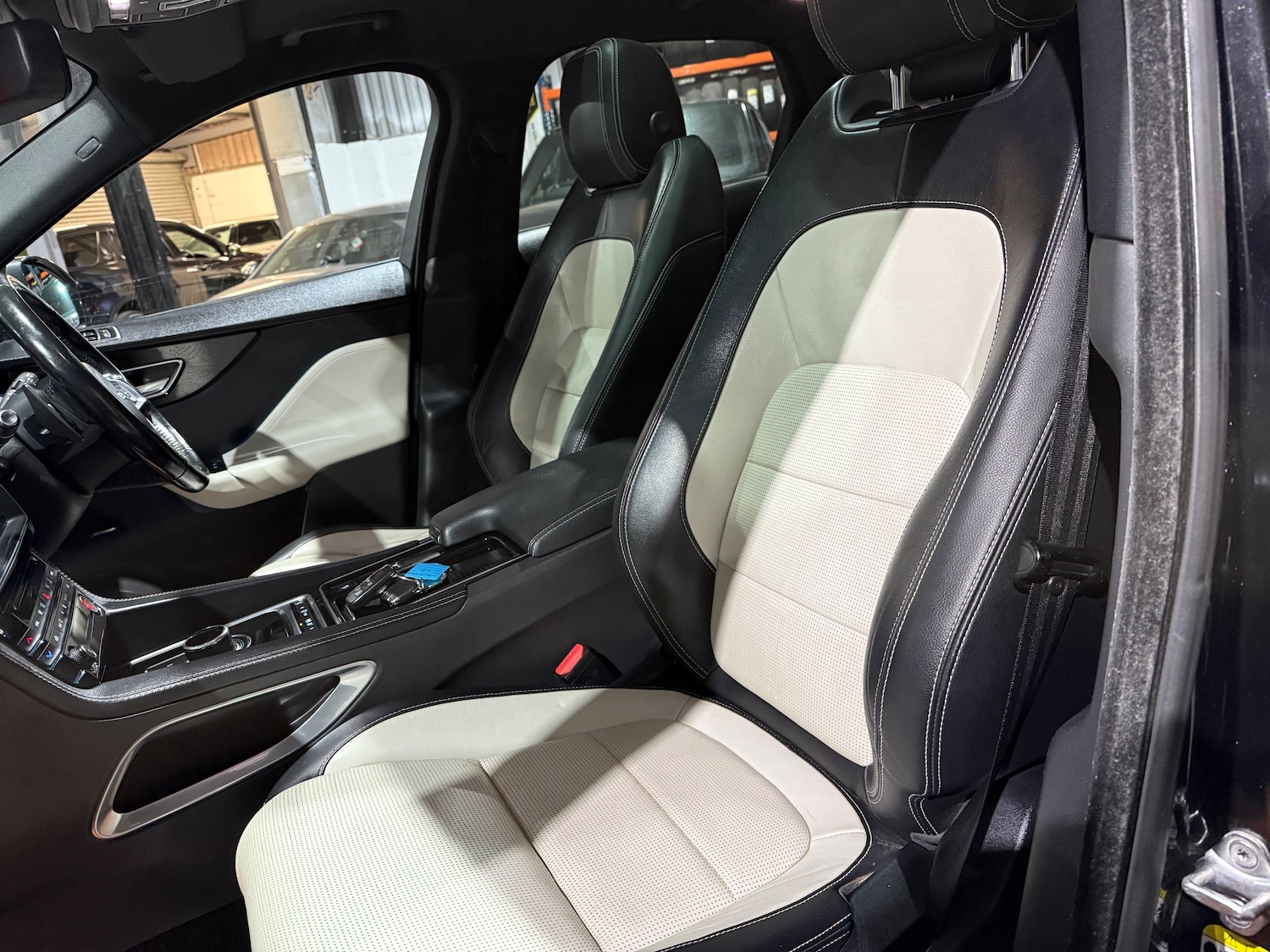 Used Jaguar F-Pace 2016 for sale - 77878683: Photo 23