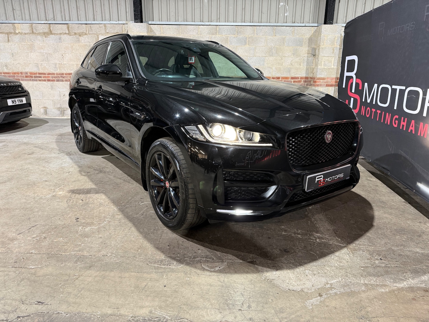 Used Jaguar F-Pace 2016 for sale - 77878683: Photo 3