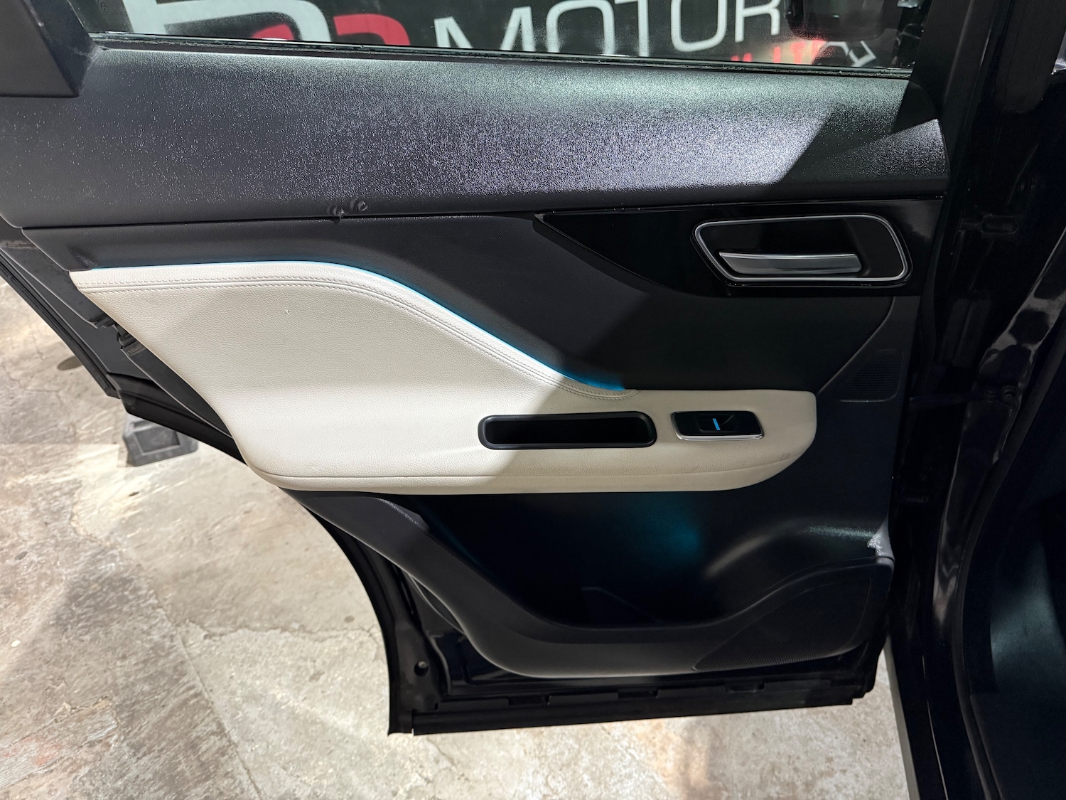 Used Jaguar F-Pace 2016 for sale - 77878683: Photo 30