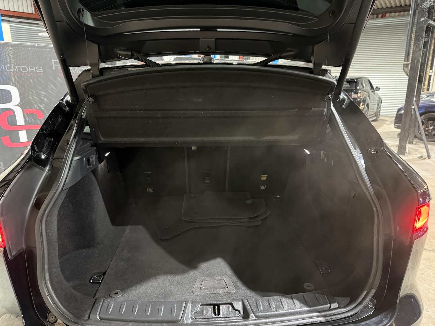 Used Jaguar F-Pace 2016 for sale - 77878683: Photo 32