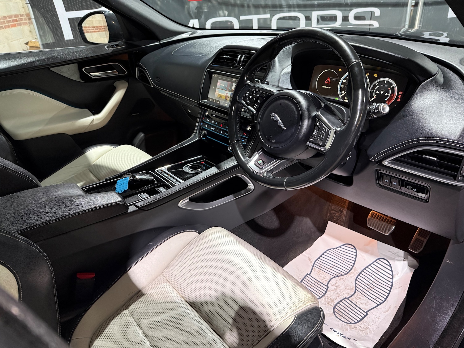 Used Jaguar F-Pace 2016 for sale - 77878683: Photo 36