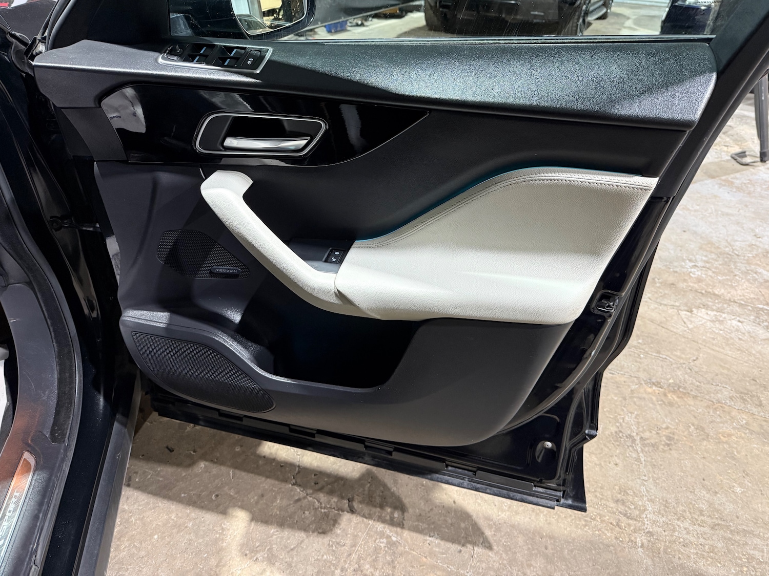 Used Jaguar F-Pace 2016 for sale - 77878683: Photo 39