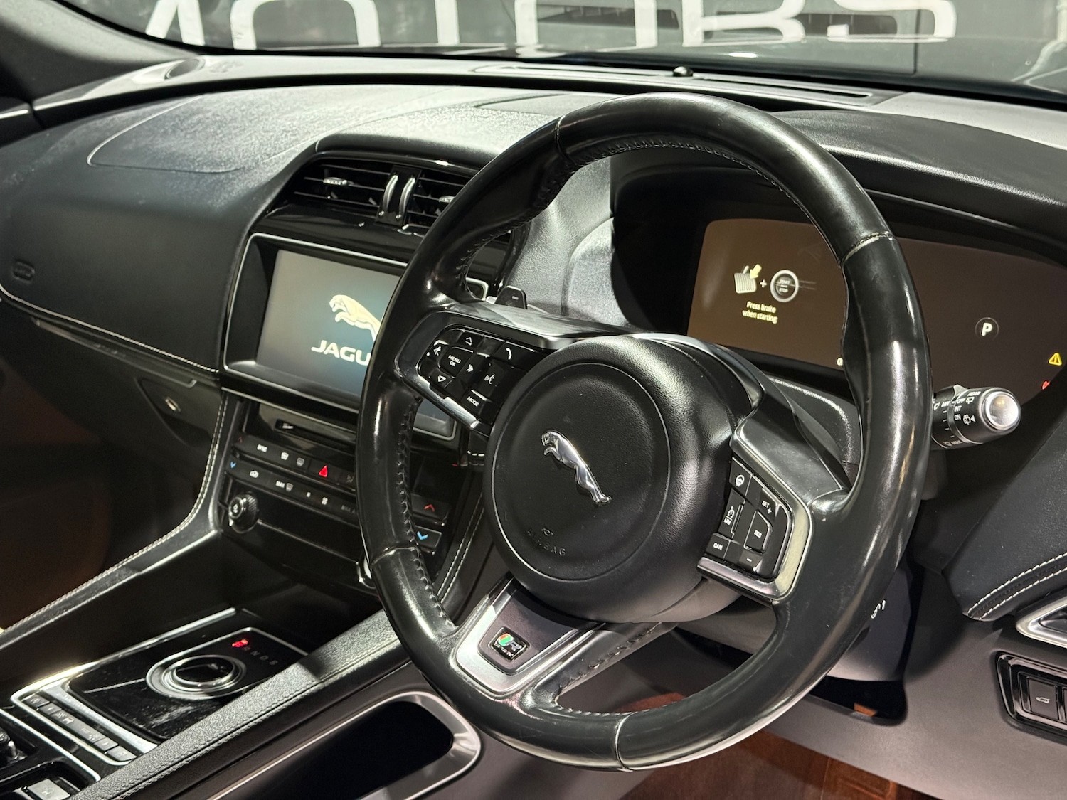 Used Jaguar F-Pace 2016 for sale - 77878683: Photo 41