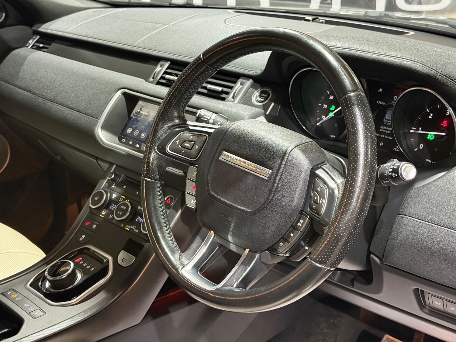 Used Land Rover Range Rover Evoque 2017 for sale - 77755921: Photo 41