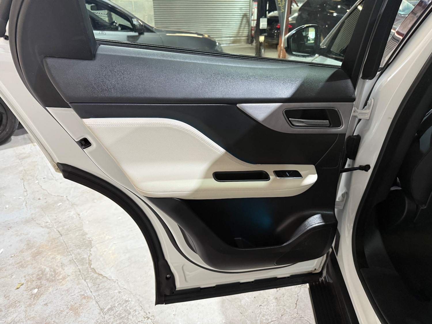 Used Jaguar F-Pace 2017 for sale - 76046967: Photo 14