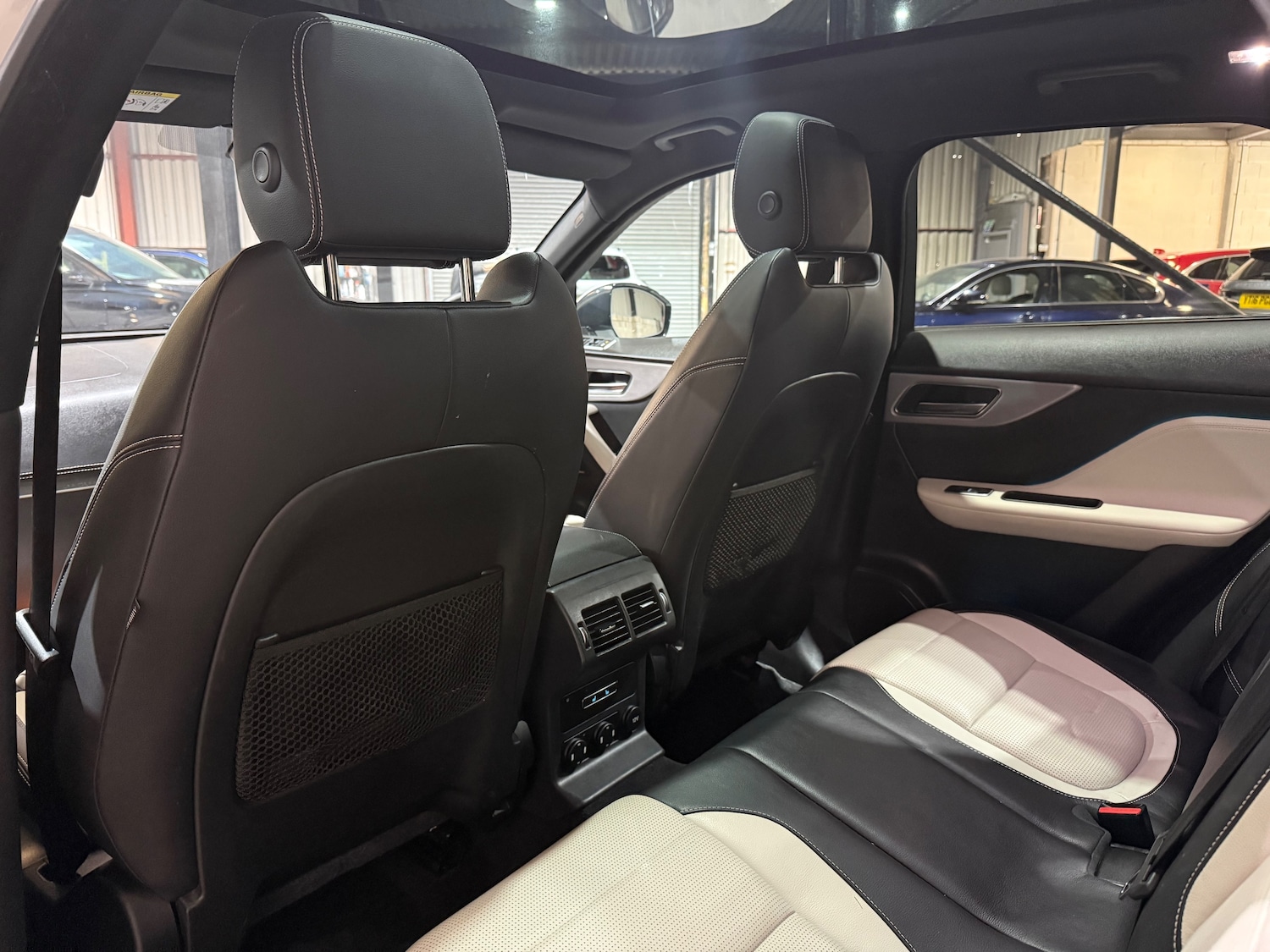 Used Jaguar F-Pace 2017 for sale - 76046967: Photo 16
