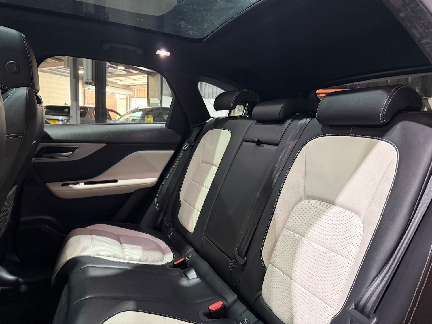 Used Jaguar F-Pace 2017 for sale - 76046967: Photo 17