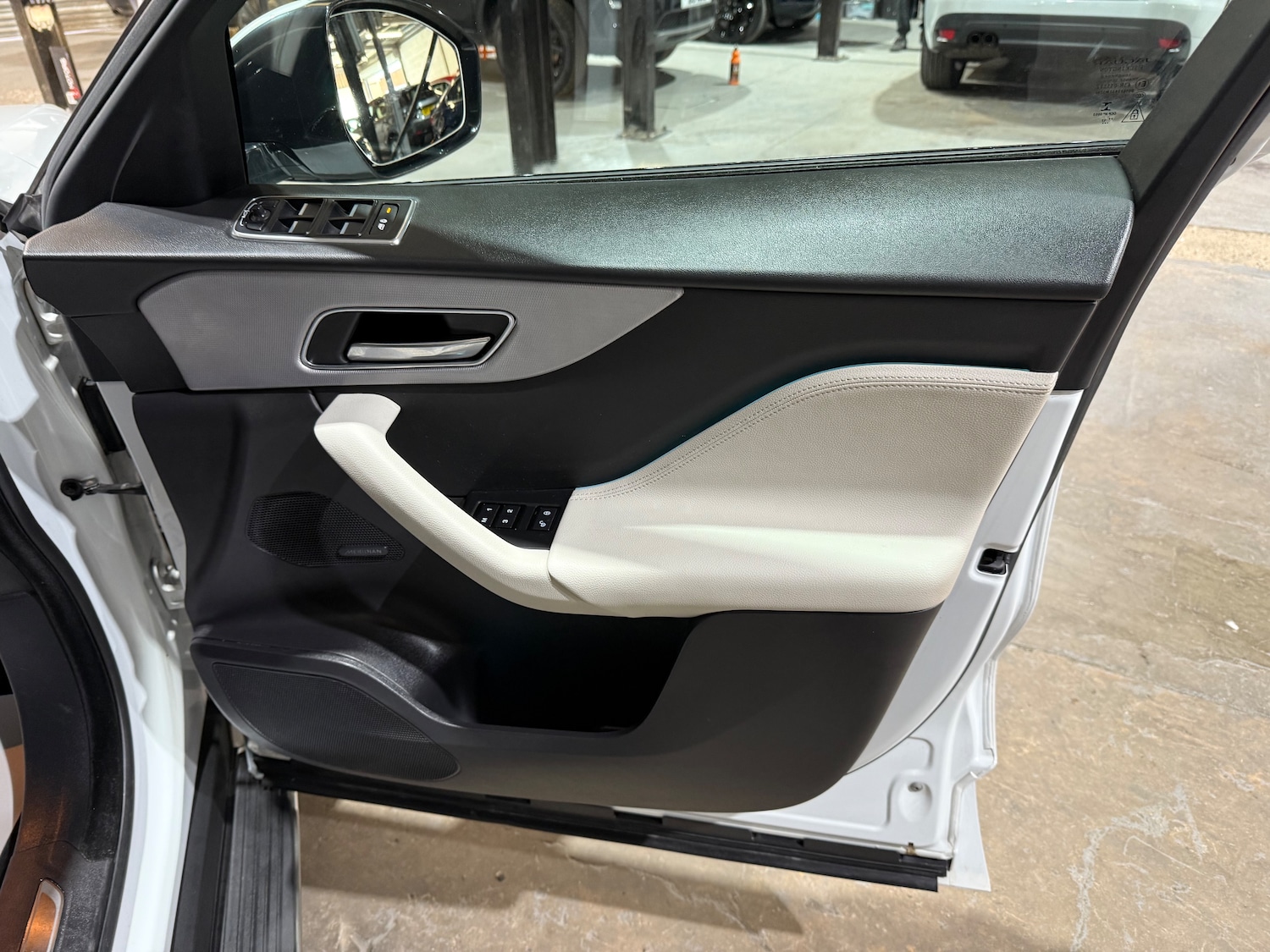 Used Jaguar F-Pace 2017 for sale - 76046967: Photo 26