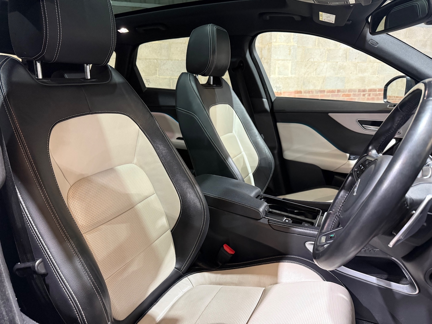 Used Jaguar F-Pace 2017 for sale - 76046967: Photo 30