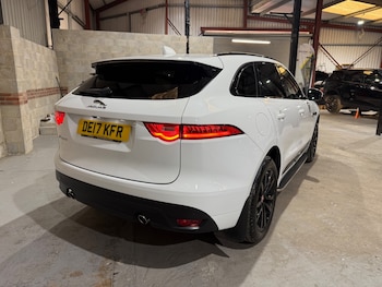 Used Jaguar F-Pace 2017 for sale - 76046967: Photo 3