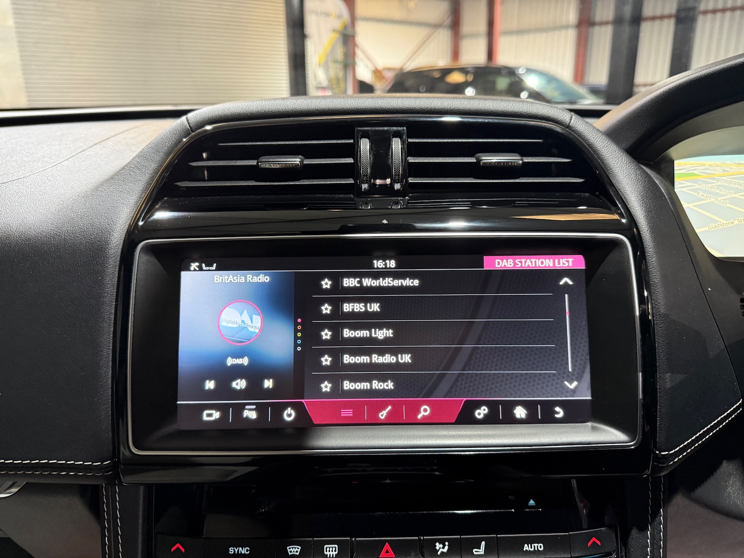 Used Jaguar F-Pace 2017 for sale - 76046967: Photo 45