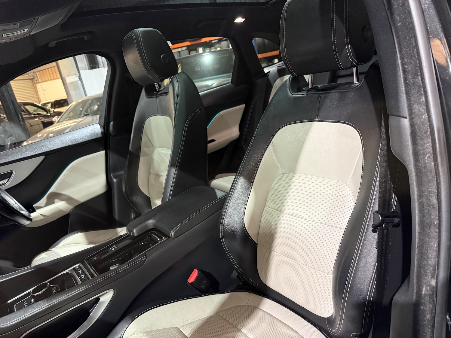 Used Jaguar F-Pace 2017 for sale - 77885533: Photo 21