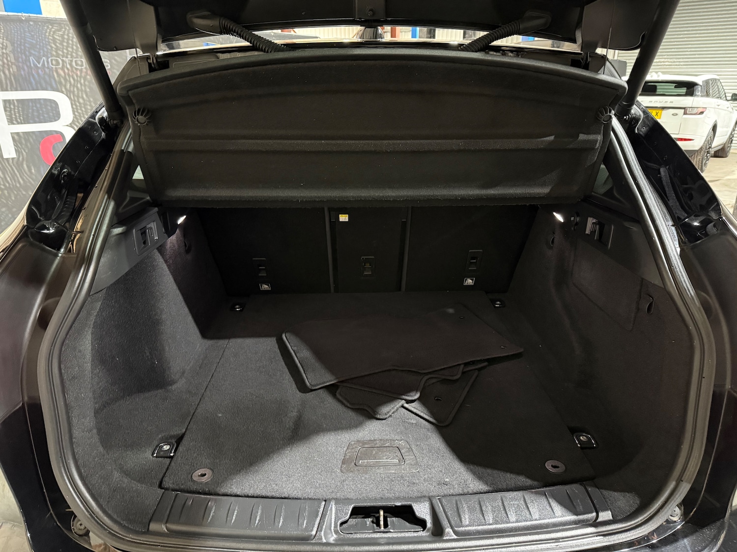 Used Jaguar F-Pace 2017 for sale - 77885533: Photo 30