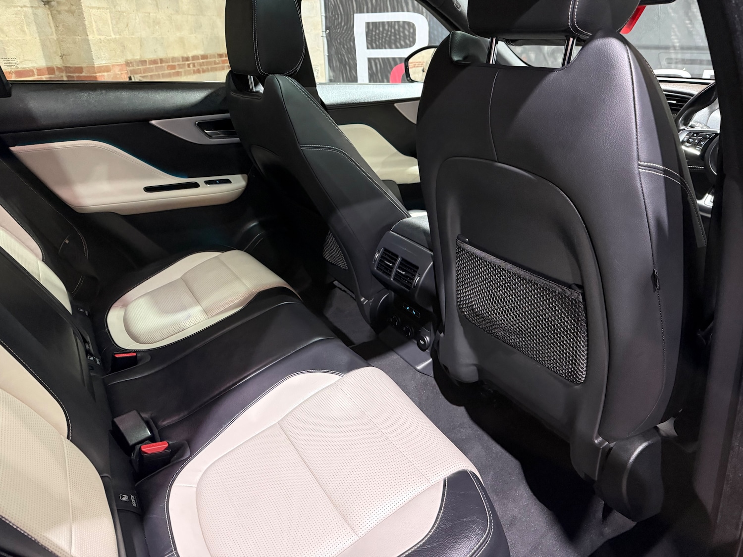 Used Jaguar F-Pace 2017 for sale - 77885533: Photo 32