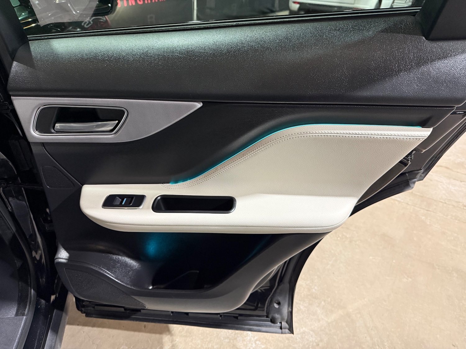 Used Jaguar F-Pace 2017 for sale - 77885533: Photo 34