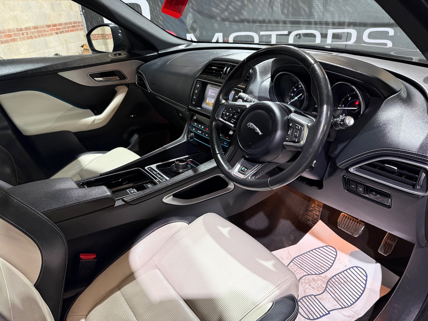 Used Jaguar F-Pace 2017 for sale - 77885533: Photo 35