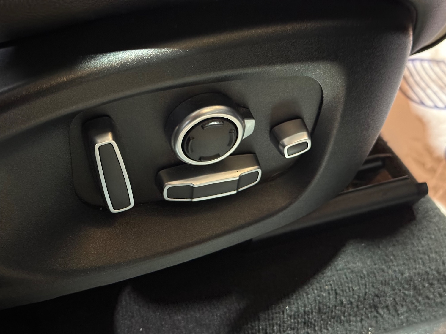 Used Jaguar F-Pace 2017 for sale - 77885533: Photo 39