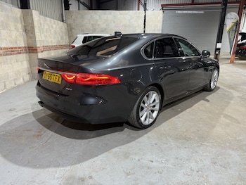 Used Jaguar XF 2015 for sale - 75643948: Photo