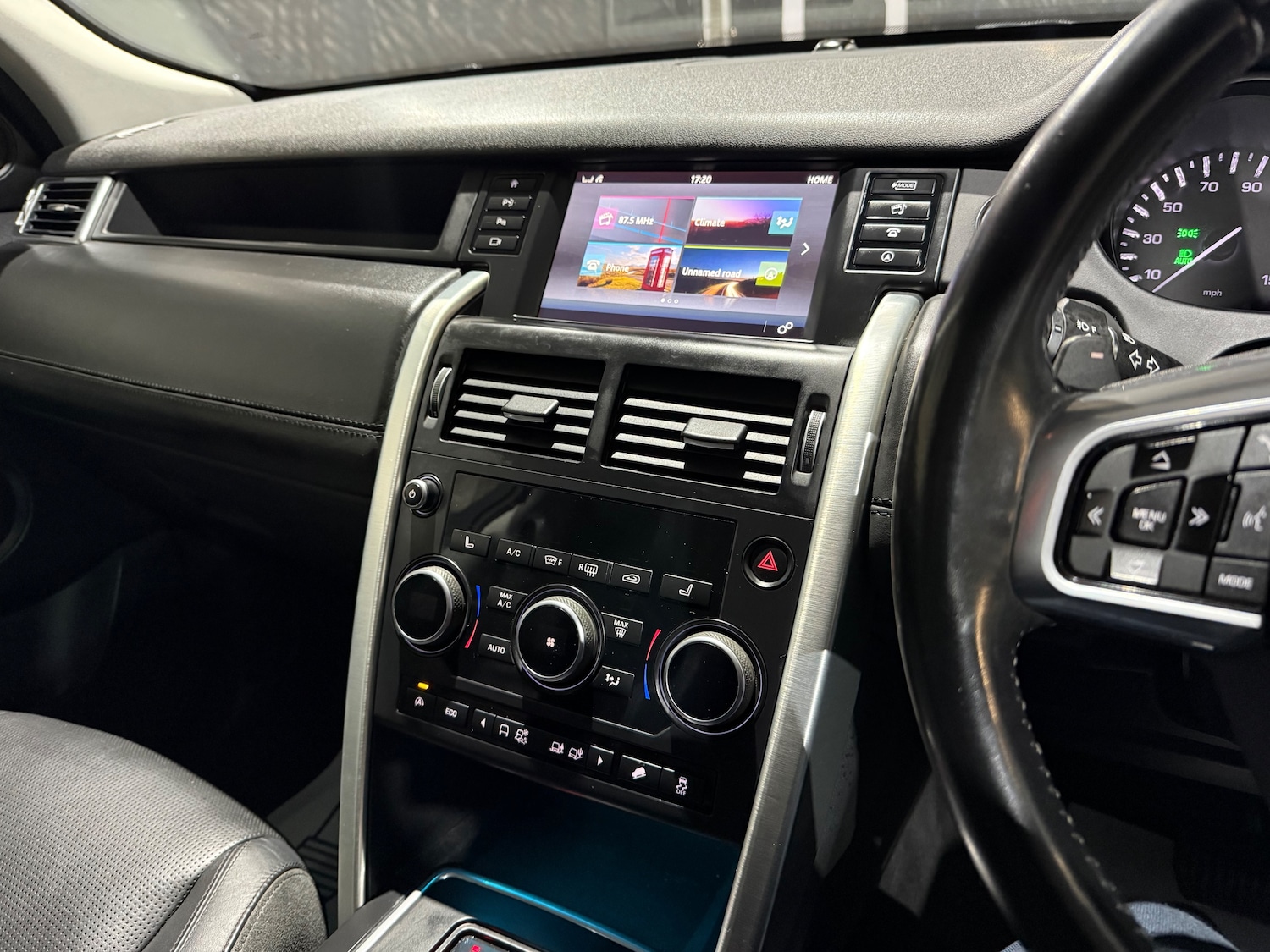 Used Land Rover Discovery Sport 2016 for sale - 77590466: Photo 45