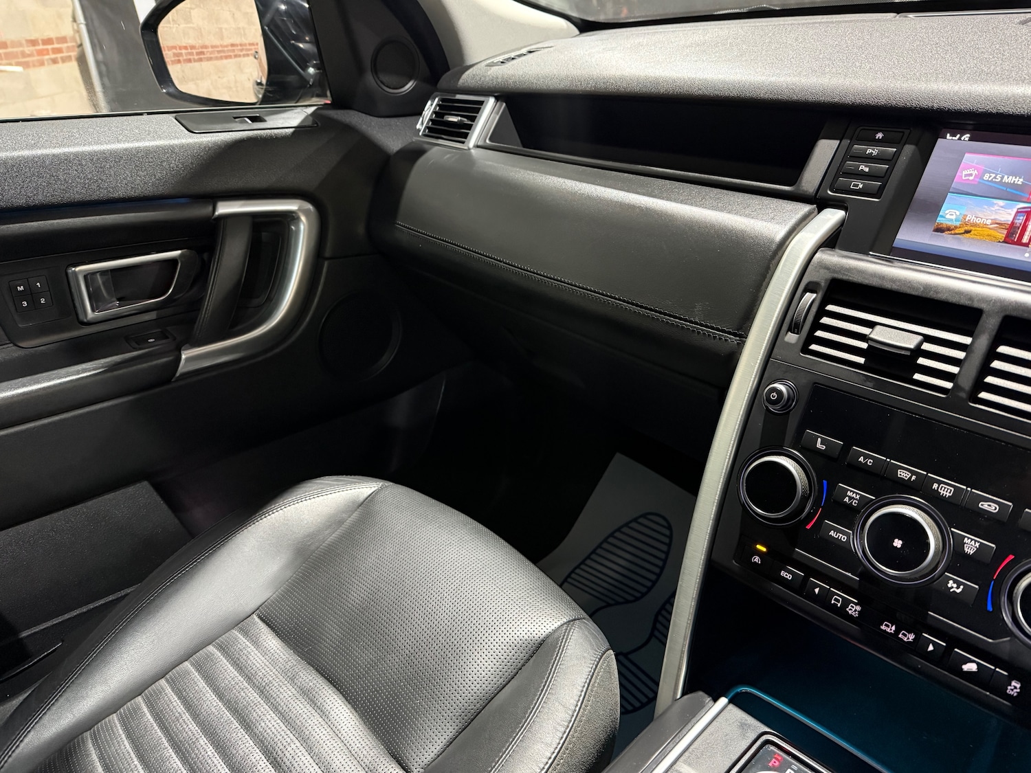 Used Land Rover Discovery Sport 2016 for sale - 77590466: Photo 46