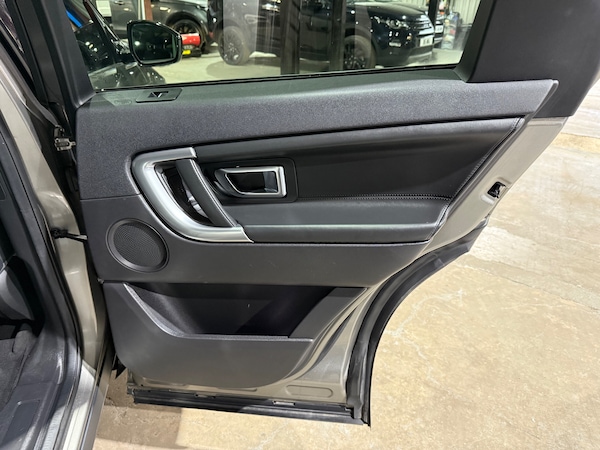 Used Land Rover Discovery Sport 2017 for sale - 76299857: Photo 22