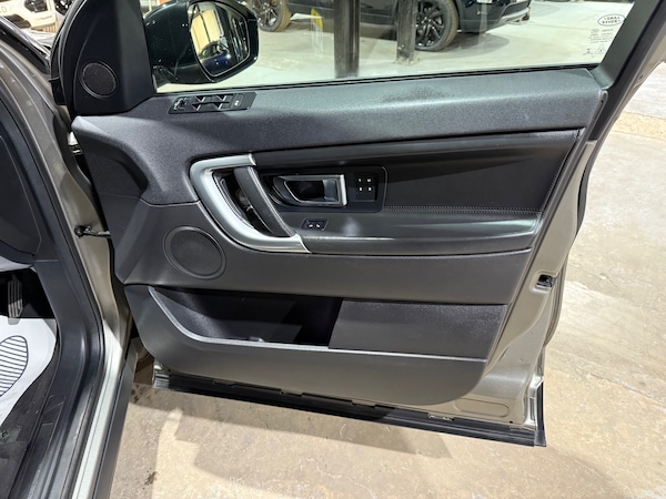 Used Land Rover Discovery Sport 2017 for sale - 76299857: Photo 26