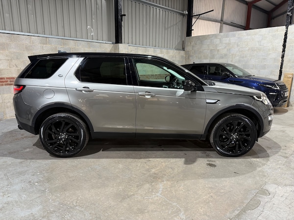 Used Land Rover Discovery Sport 2017 for sale - 76299857: Photo 2