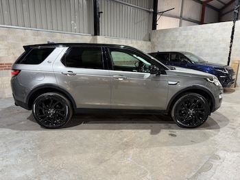 Used Land Rover Discovery Sport 2017 for sale - 76299857: Photo 2