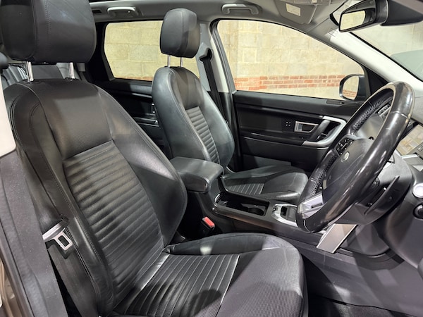 Used Land Rover Discovery Sport 2017 for sale - 76299857: Photo 31