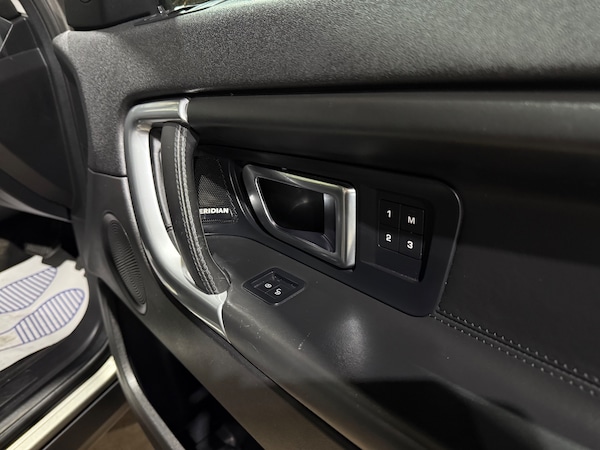 Used Land Rover Discovery Sport 2017 for sale - 76299857: Photo 35