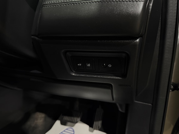Used Land Rover Discovery Sport 2017 for sale - 76299857: Photo 36