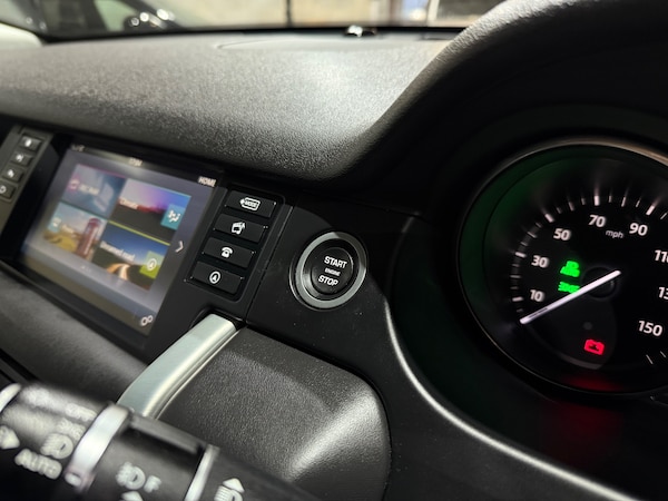 Used Land Rover Discovery Sport 2017 for sale - 76299857: Photo 43