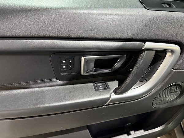Used Land Rover Discovery Sport 2017 for sale - 76299857: Photo 8