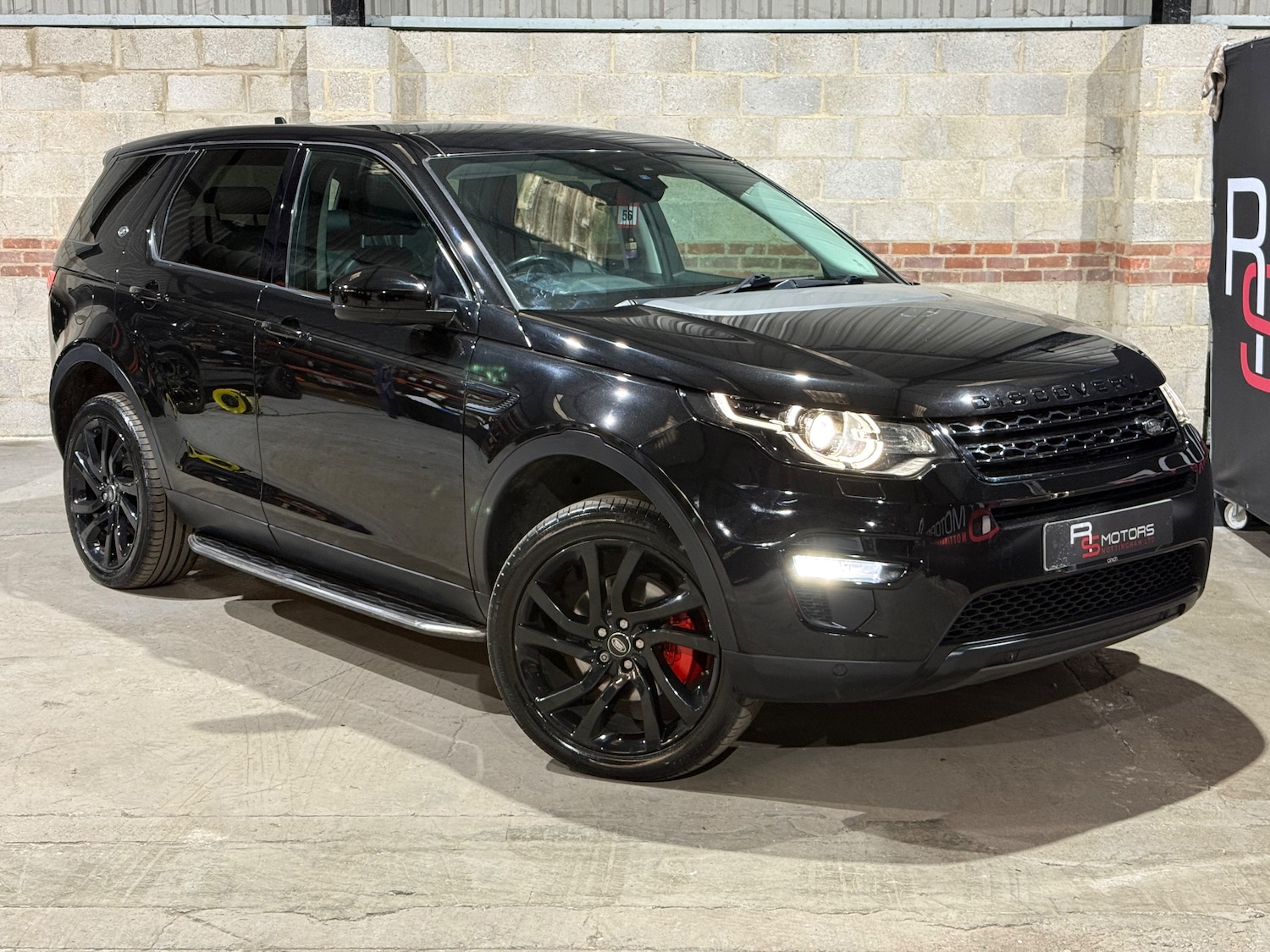 Used Land Rover Discovery Sport 2016 for sale - 77894017: Photo 2