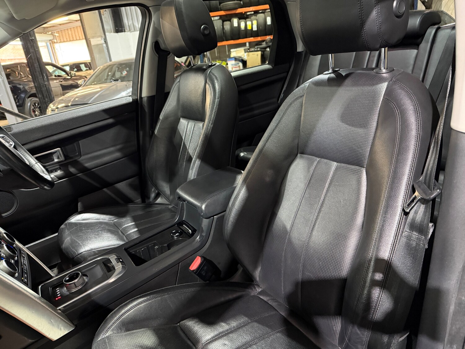 Used Land Rover Discovery Sport 2016 for sale - 77894017: Photo 24