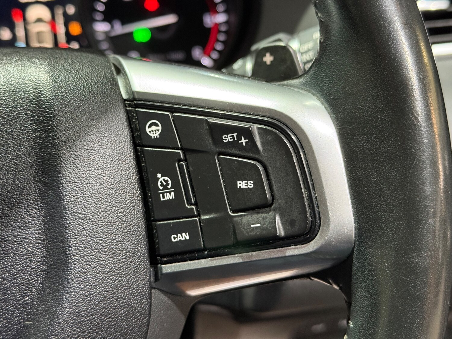 Used Land Rover Discovery Sport 2016 for sale - 77894017: Photo 45