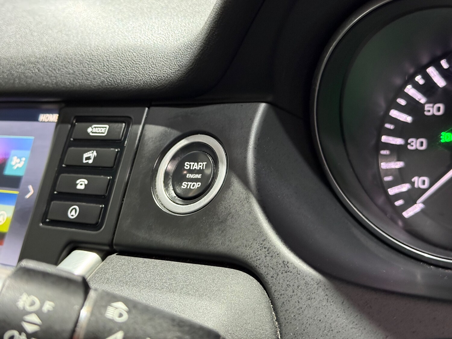 Used Land Rover Discovery Sport 2016 for sale - 77894017: Photo 46