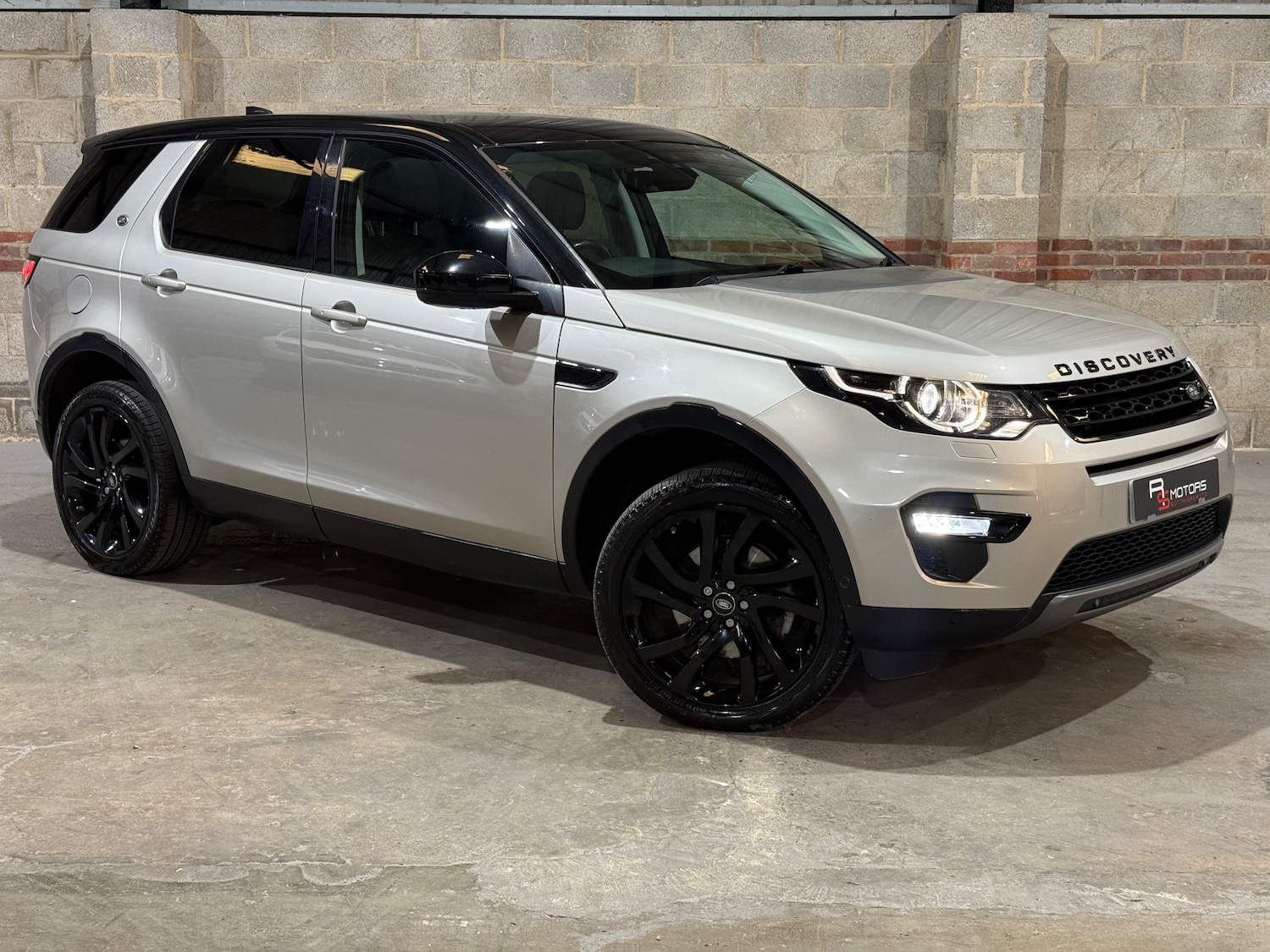 Used Land Rover Discovery Sport 2016 for sale - 76171042: Photo 1