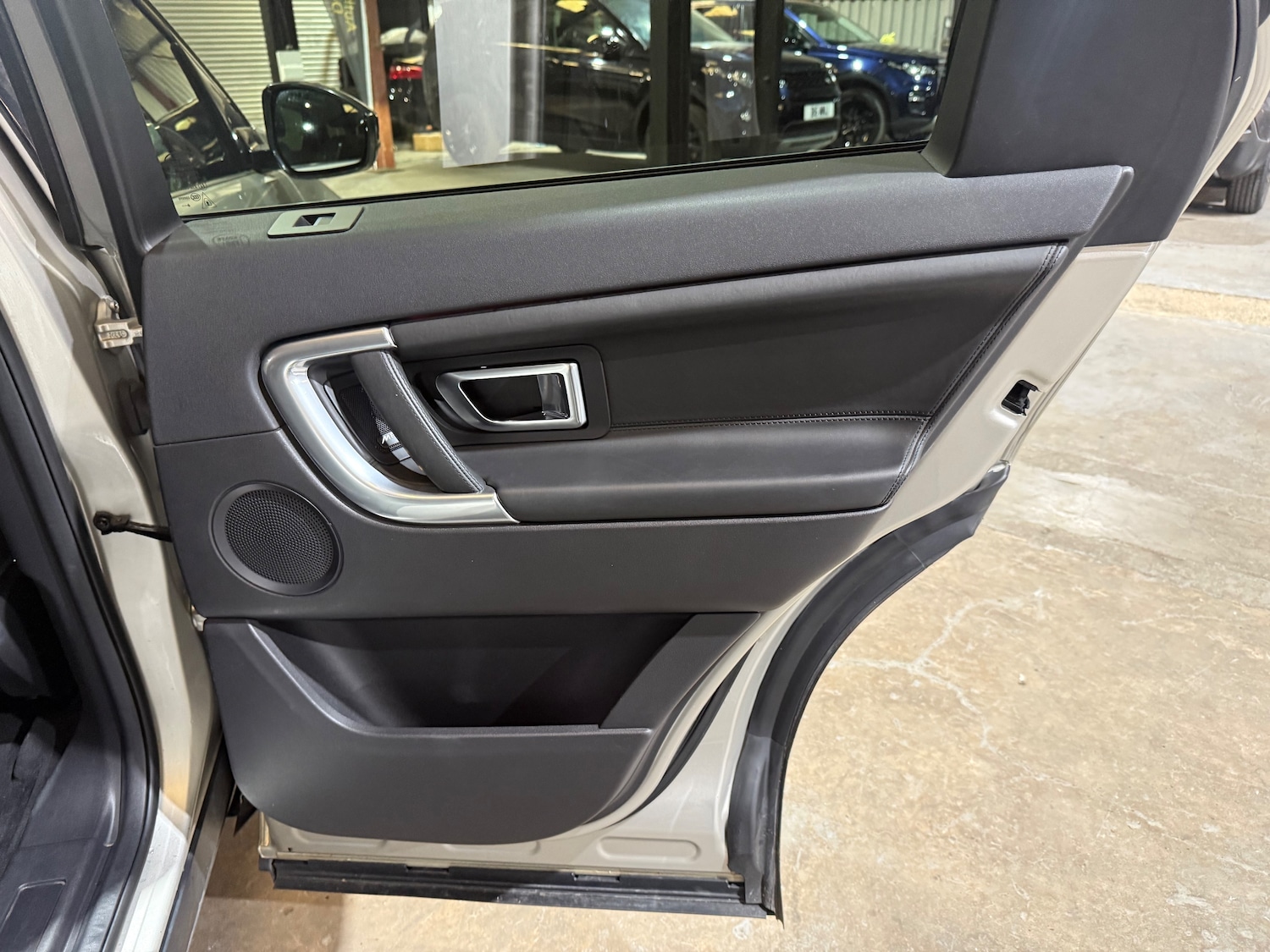 Used Land Rover Discovery Sport 2016 for sale - 76171042: Photo 23