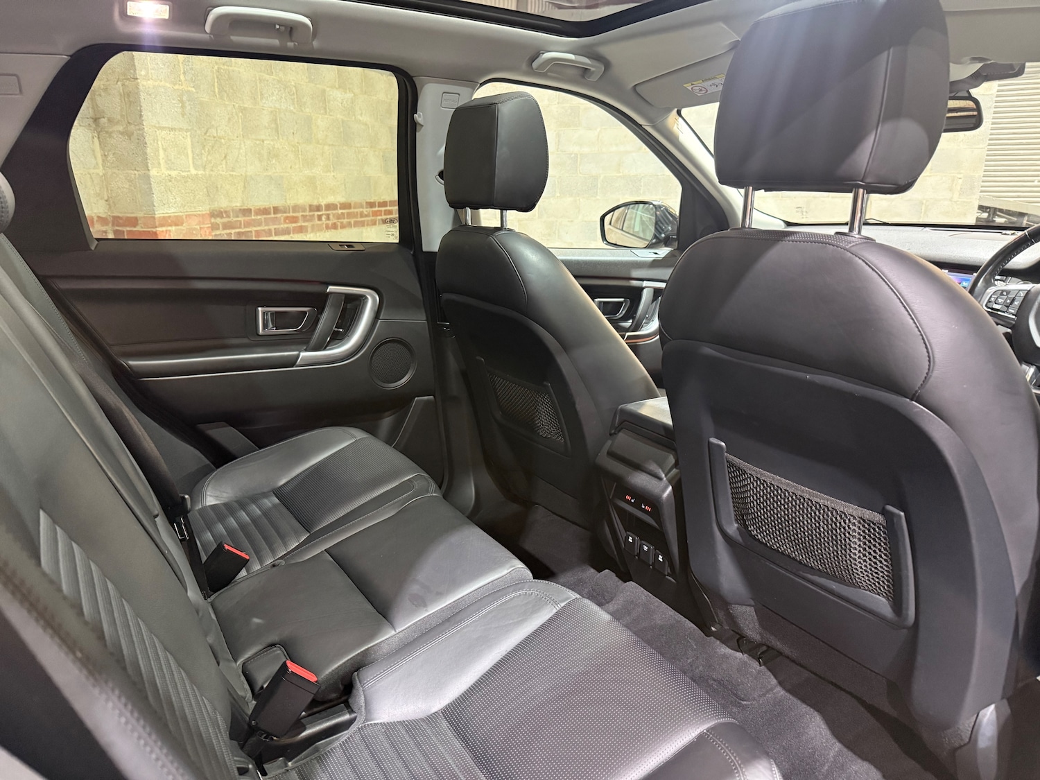 Used Land Rover Discovery Sport 2016 for sale - 76171042: Photo 24