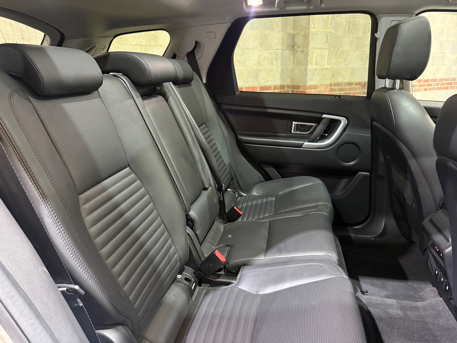 Used Land Rover Discovery Sport 2016 for sale - 76171042: Photo 25