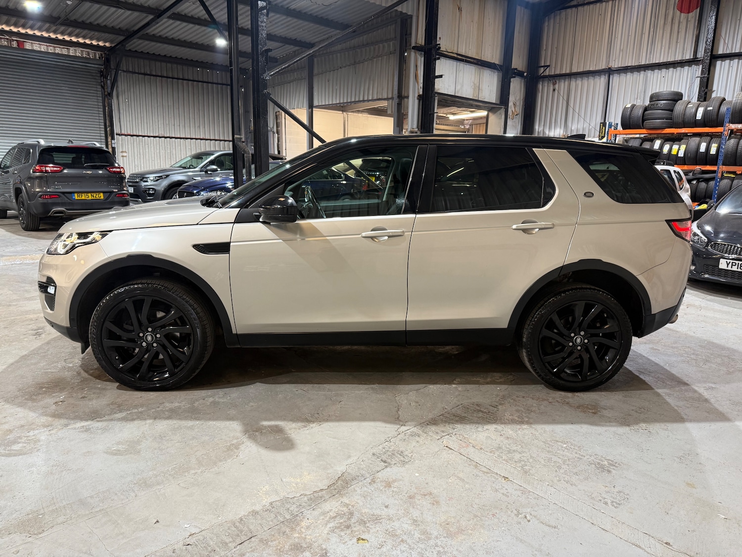 Used Land Rover Discovery Sport 2016 for sale - 76171042: Photo 5