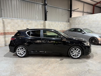 Used Lexus CT 2014 for sale - 75160214: Photo