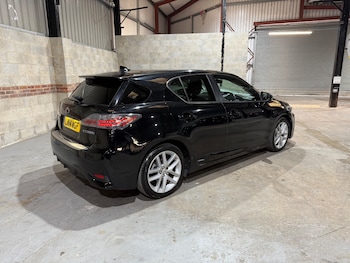 Used Lexus CT 2014 for sale - 75160214: Photo