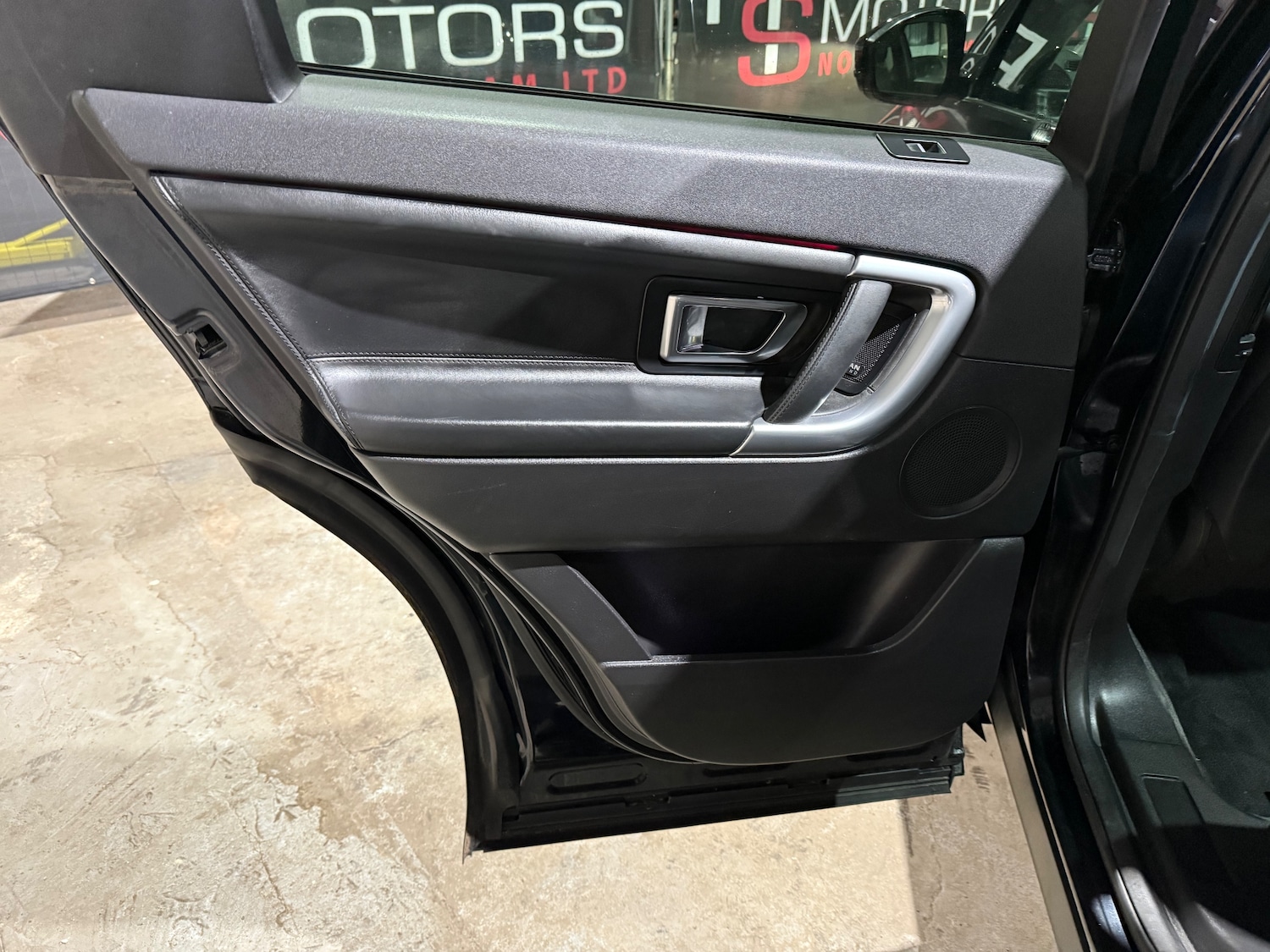 Used Land Rover Discovery Sport 2016 for sale - 77313005: Photo 13