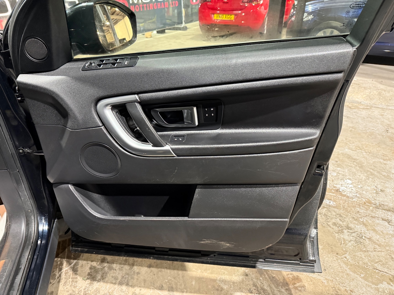 Used Land Rover Discovery Sport 2016 for sale - 77313005: Photo 24