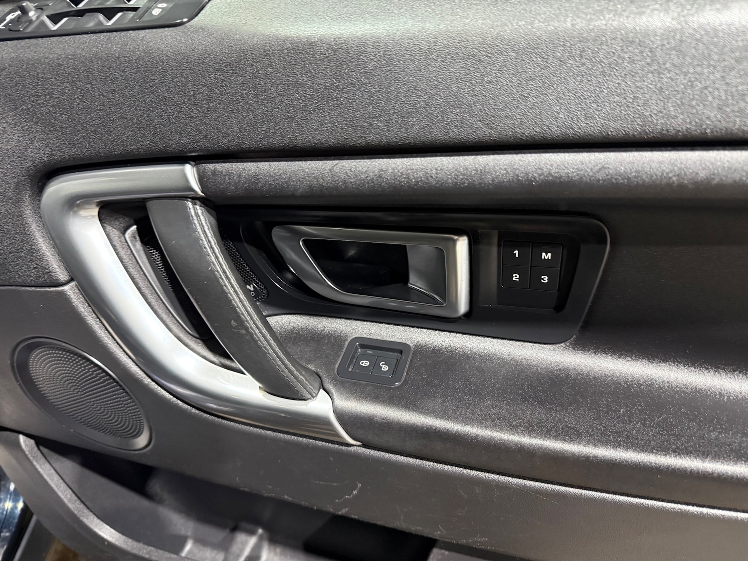 Used Land Rover Discovery Sport 2016 for sale - 77313005: Photo 25